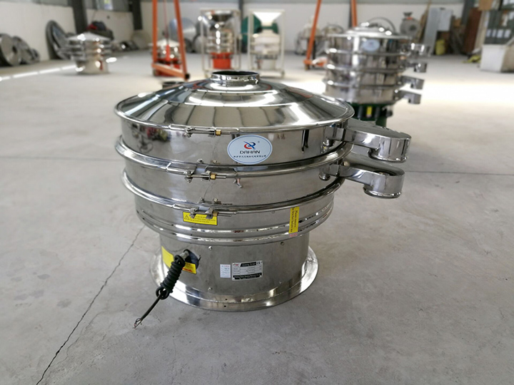 全不銹鋼振動(dòng)篩整機(jī)采用不銹鋼拋光而成，干凈衛(wèi)生，可避免原料被污染